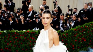 Hailey Bieber, 2022 - Getty Images