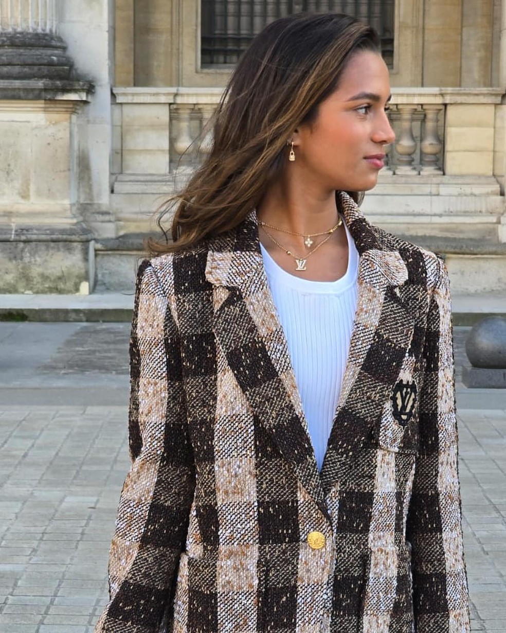 Rayssa Leal aposta em bolsa luxuosa de R$ 20 mil para desfile na semana ...
