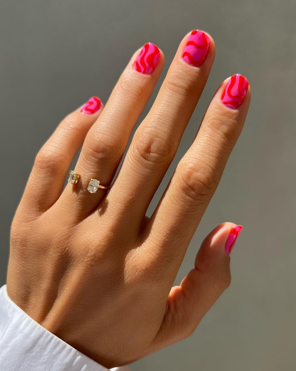 Unhas curtas decoradas: 10 ideias para usar em qualquer estação — Foto: Instagram/@betina_goldstein