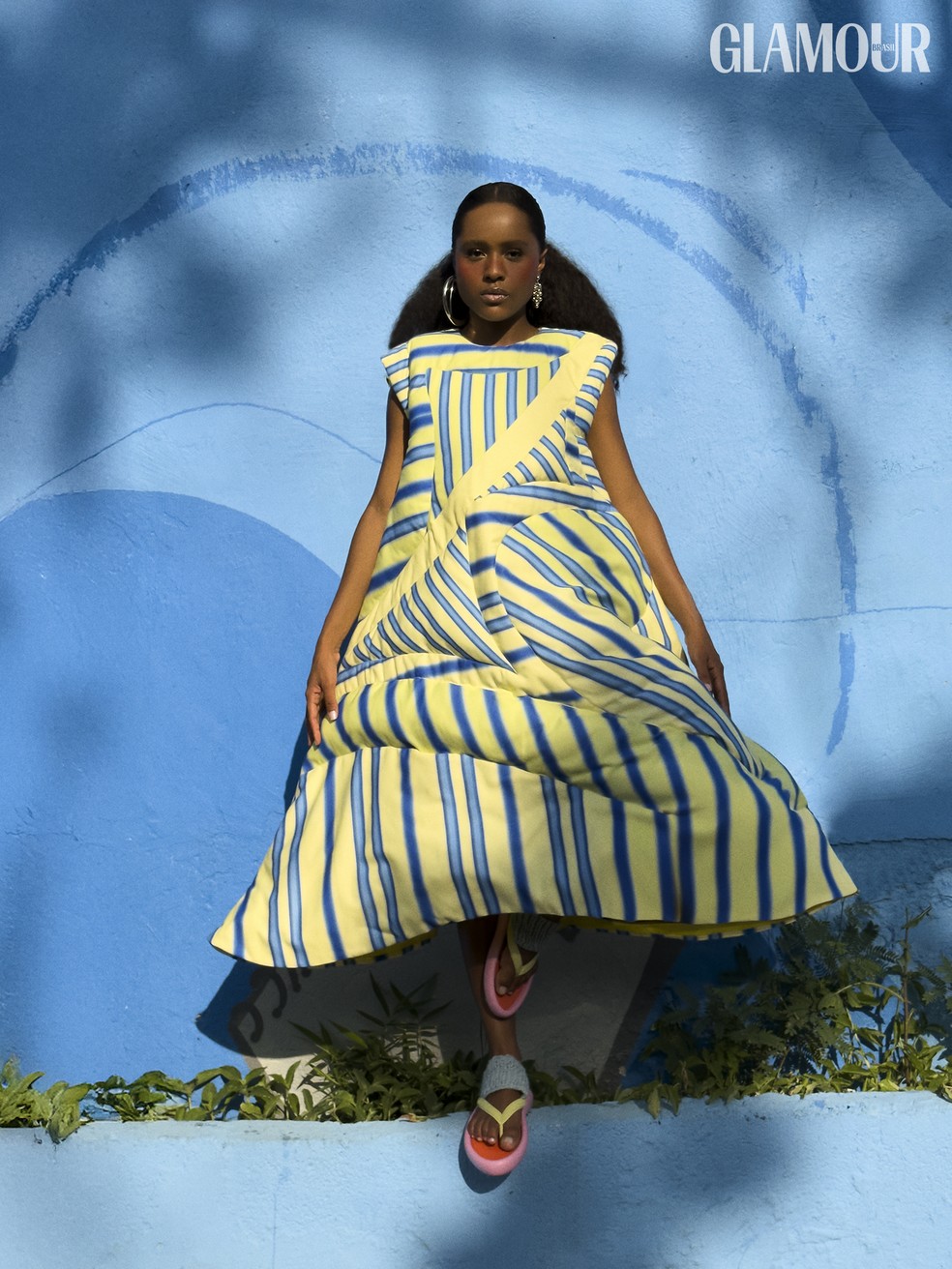 Duda Santos é capa da Glamour — Foto: Leo Faria