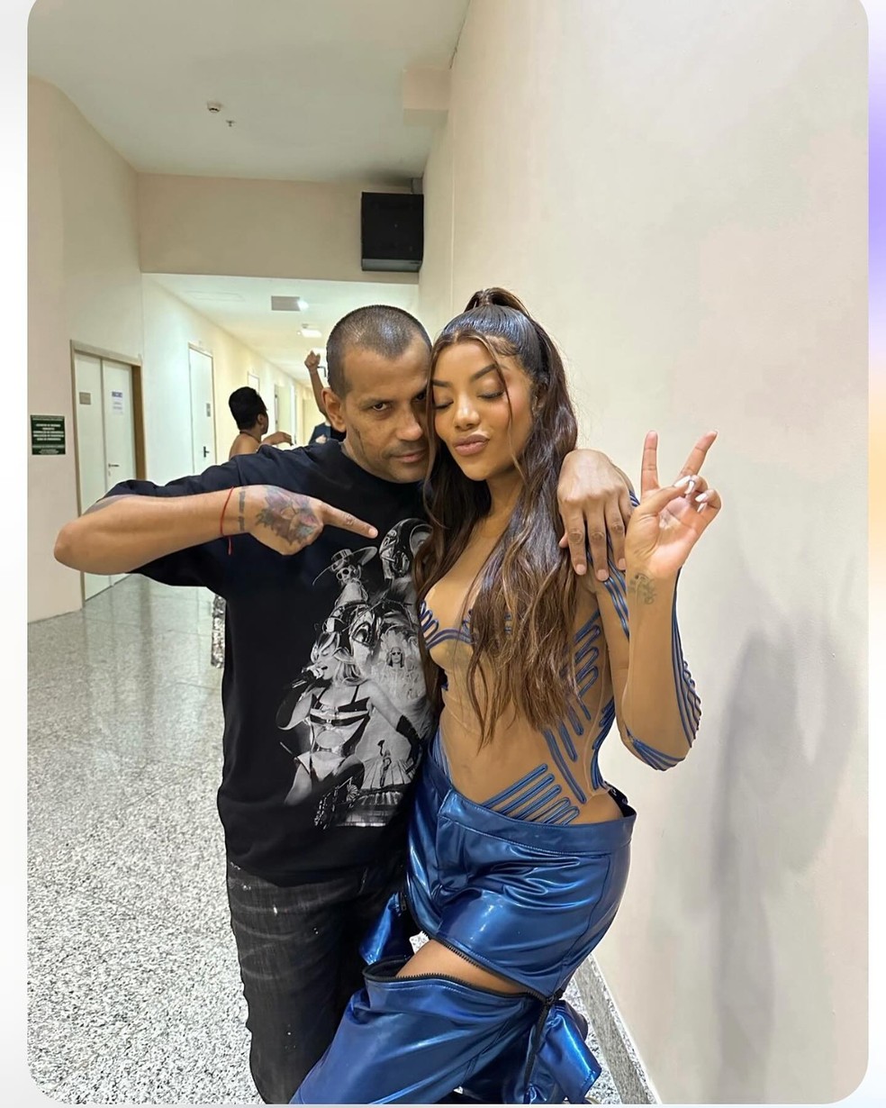 Ludmilla e Neal Farinah, cabeleireiro de Beyoncé — Foto: Reprodução