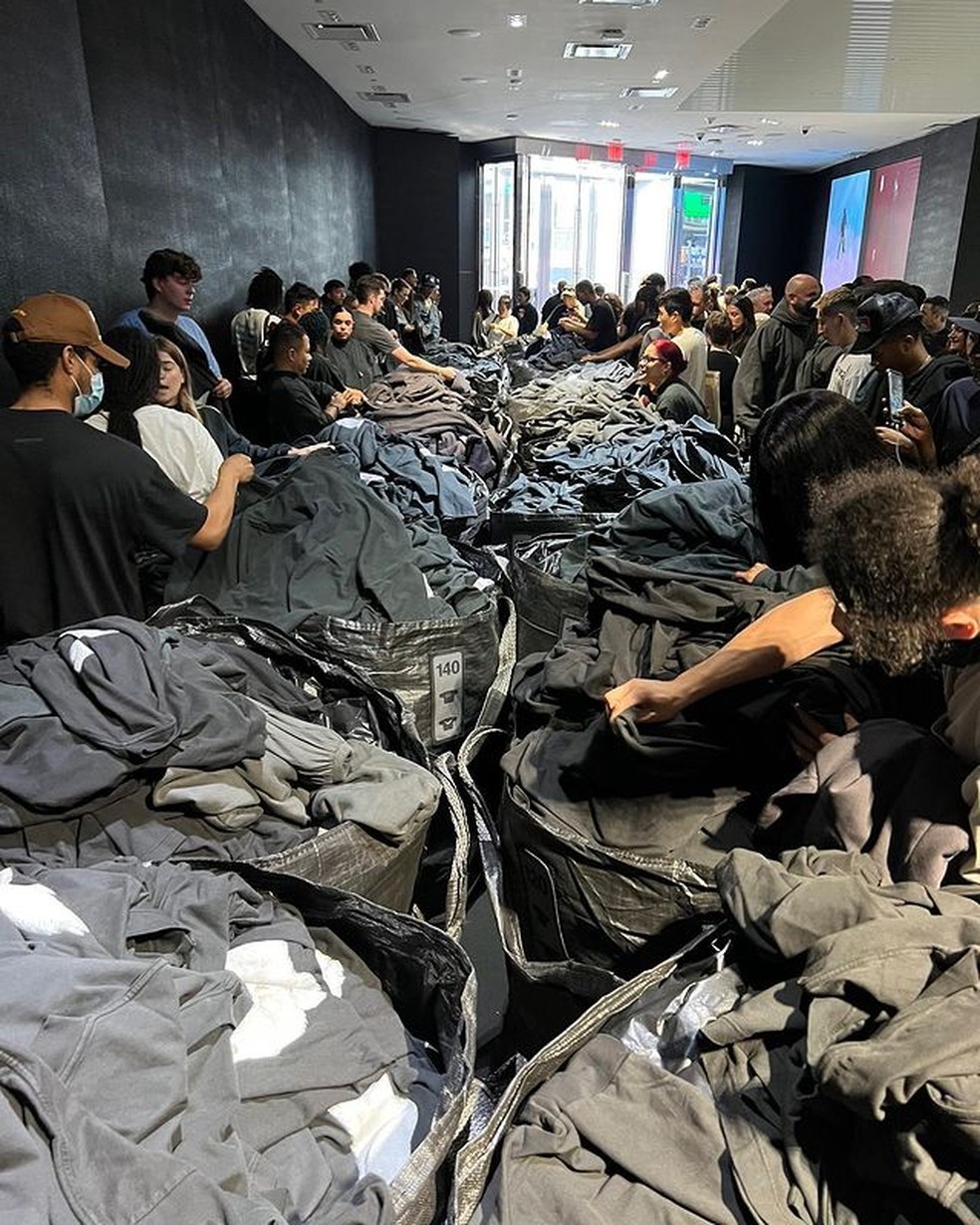 Filas quilom tricas e roupas estilo brech por quilo abertura