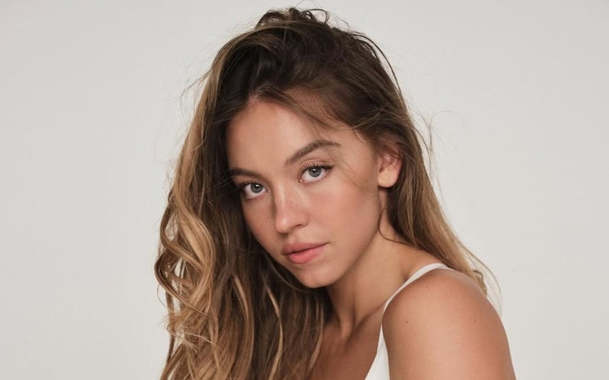 Sydney Sweeney entra no mercado de lingerie com a Syrn