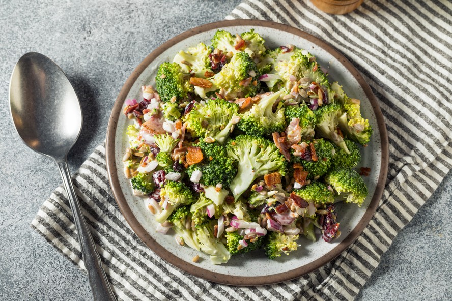 Salada com brócolis
