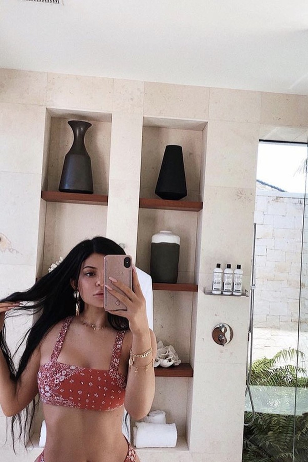 Confira os biquínis mais estilosos usados por Kylie Jenner (Foto: @kyliejenner) — Foto: Glamour