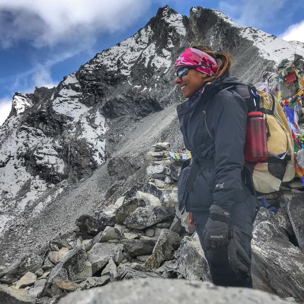 Mariela Vasconcelos desbrava o Everest sozinha (Foto: Arquivo Pessoal) — Foto: Glamour