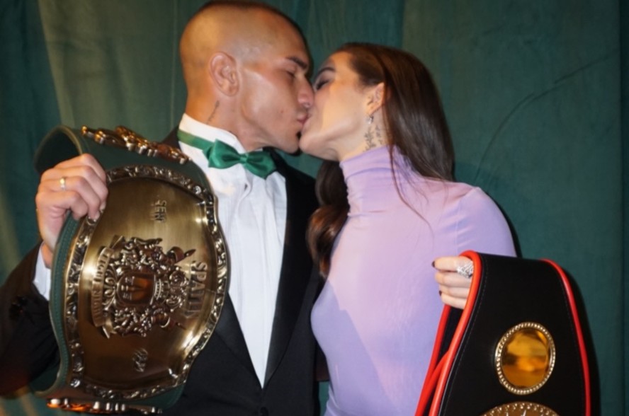 Mel Maia troca declarações de amor com o namorado