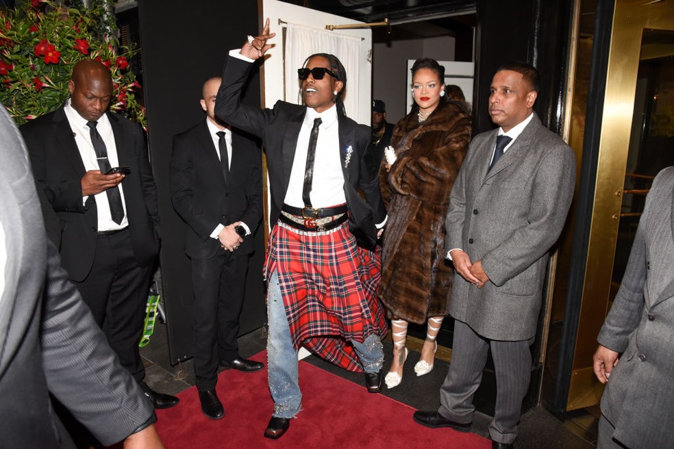 A$AP Rocky e Rihanna a caminho do Met Gala 2023 — Foto: Getty Images