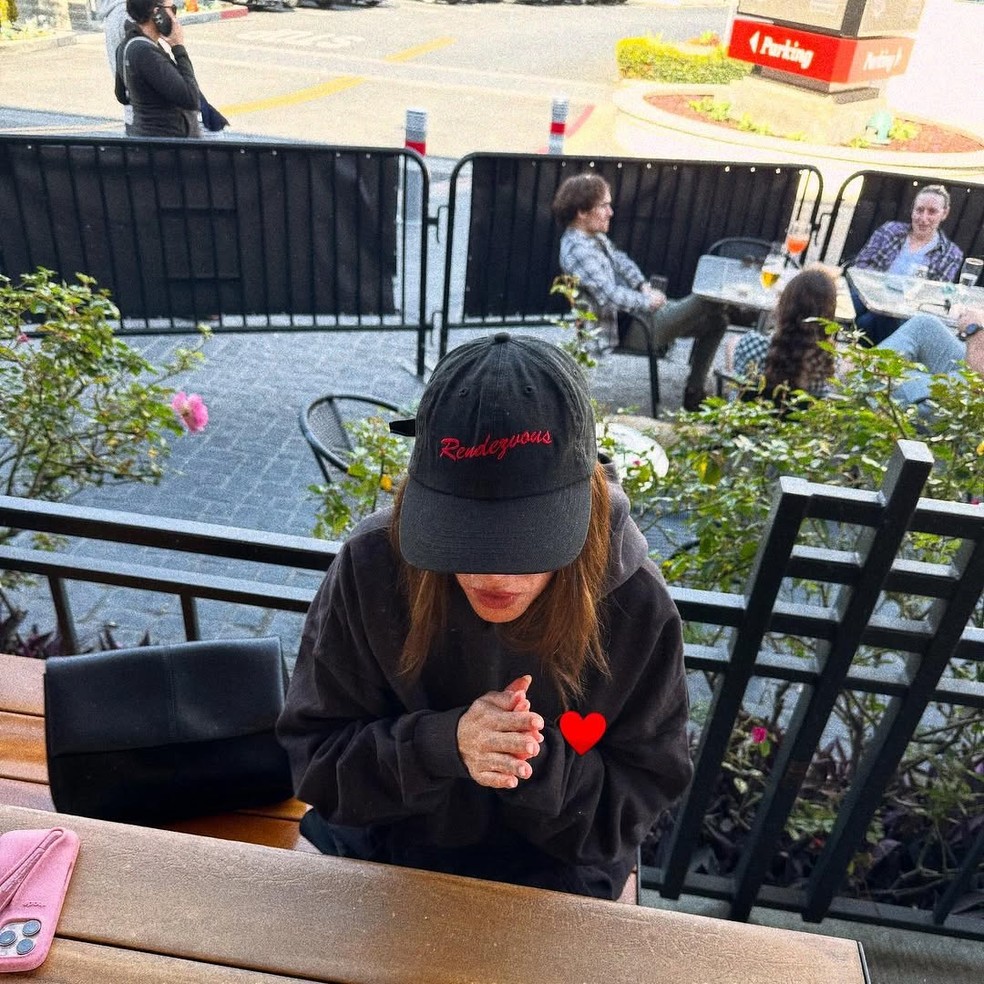 Justin Bieber compartilha cliques fofos inéditos de Hailey Bieber após desabafo sobre autoestima — Foto: Reprodução/@justinbieber