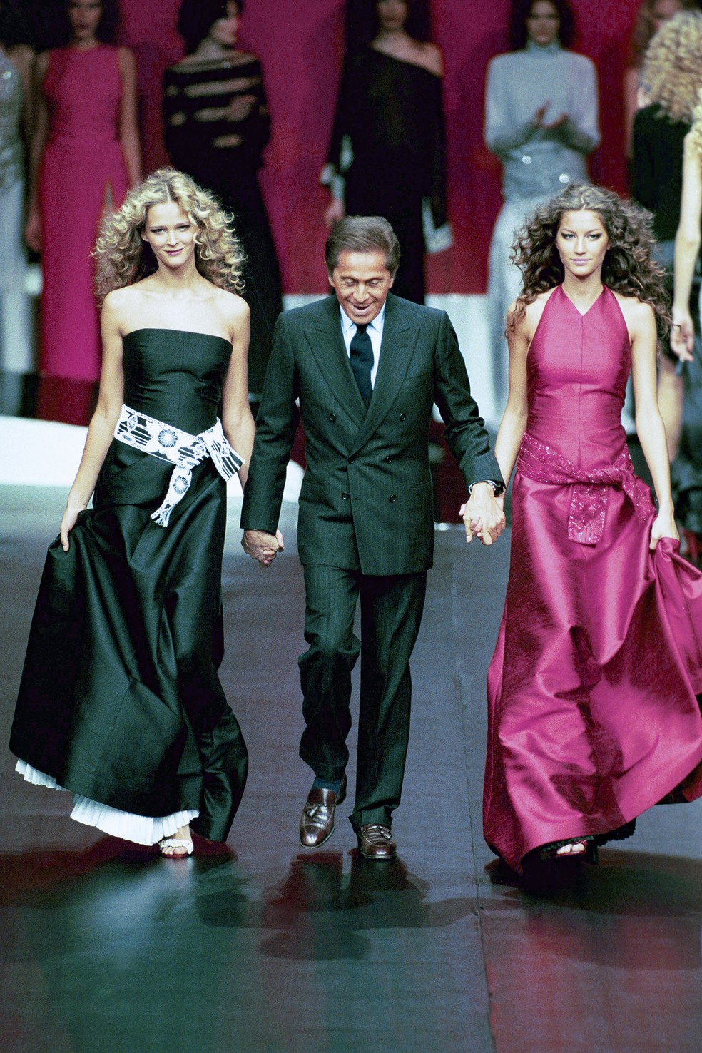Carmen Kass, Valentino Garavani e Gisele Bündchen — Foto: Getty Images