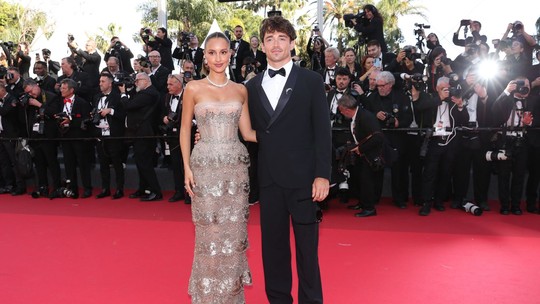 Festival de Cannes: Alexandra e Charles Leclerc atraem todos os flashes em tapete vermelho