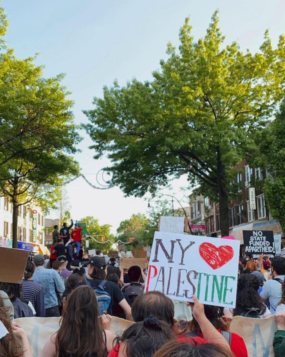 Bella Hadid participa de marcha em prol da Palestina, em NY (Foto: Reprodução Instagram) — Foto: Glamour