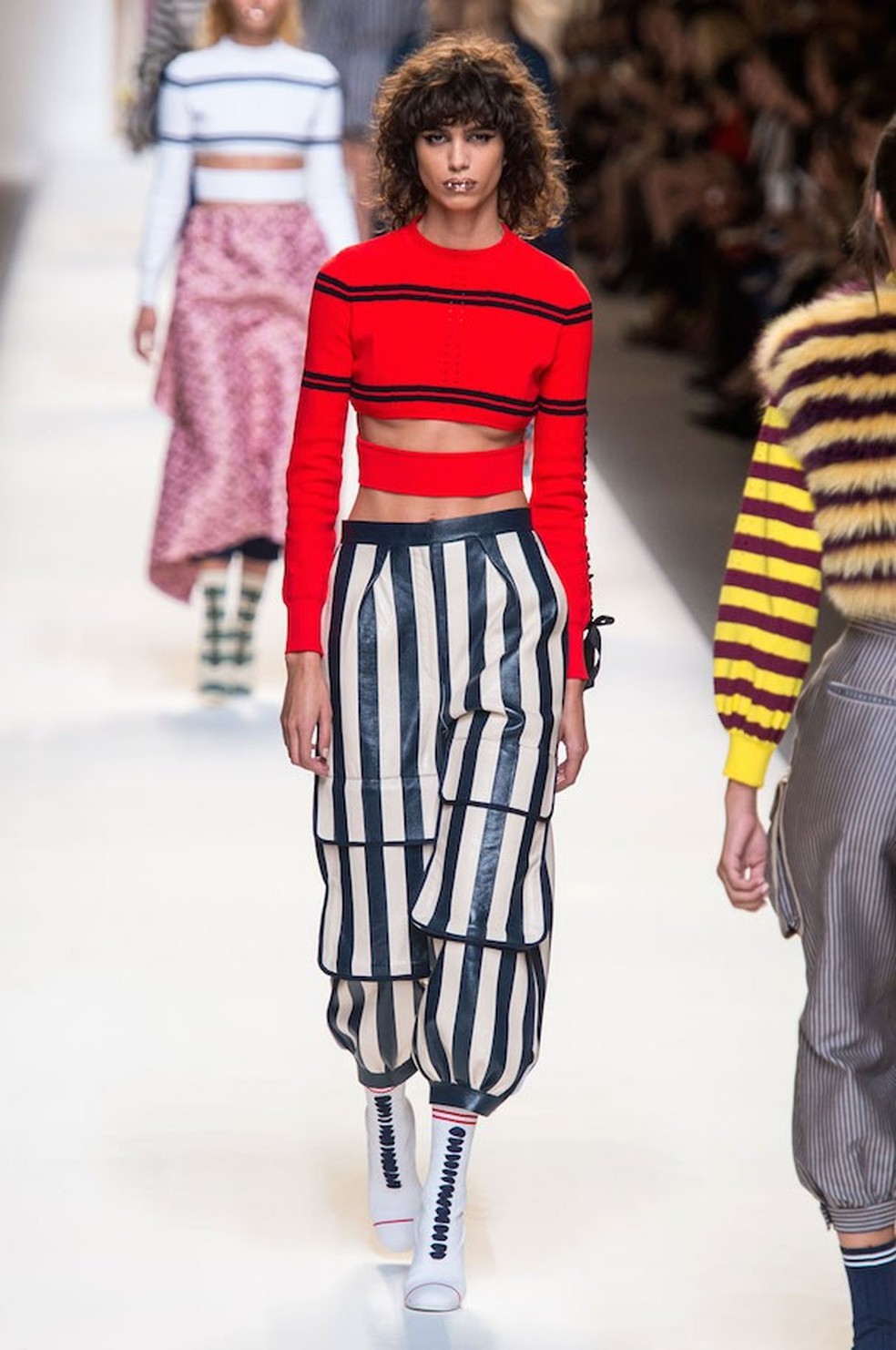 Fendi Primavera/Verão 2017 (Foto: Imaxtree) — Foto: Glamour