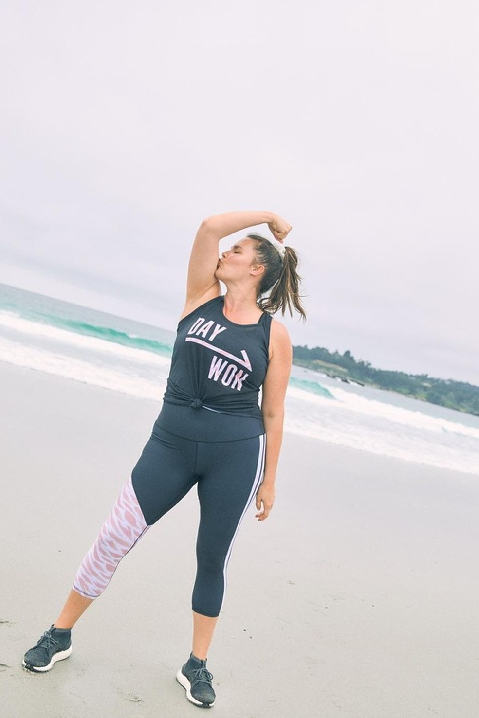 A top e maratonista Candice Huffine: hábitos saudáveis sempre, independente do tamanho do manequim (Foto: Instagram/Reprodução) — Foto: Glamour