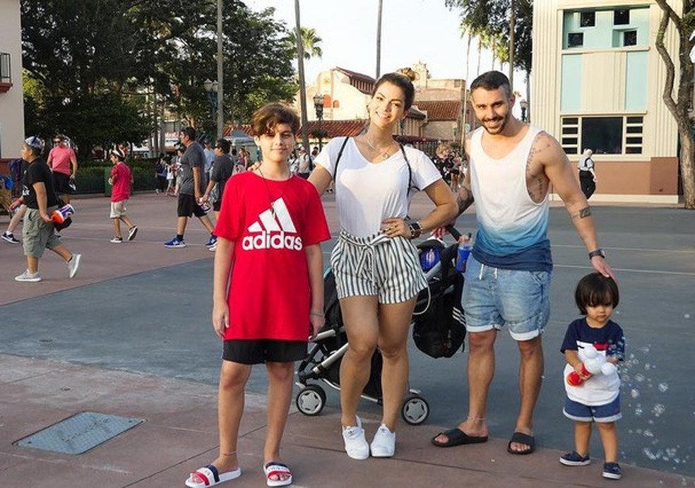 Kelly Key e família (Foto: Instagram/Reprodução) — Foto: Glamour