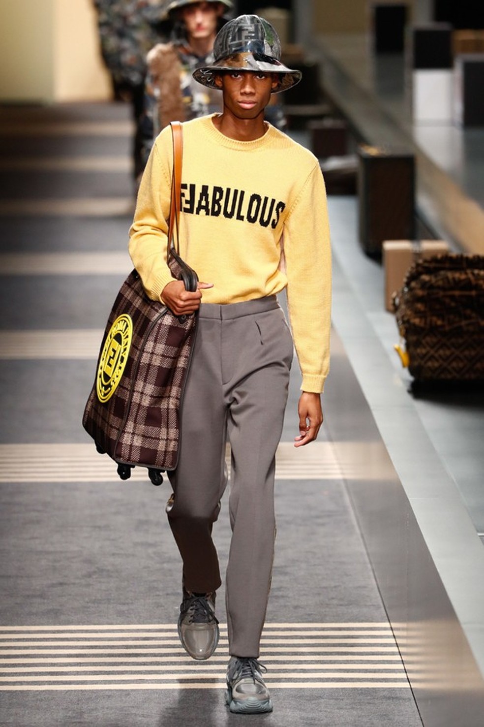 Bucket hat - Fendi (Foto: Divulgação) — Foto: Glamour
