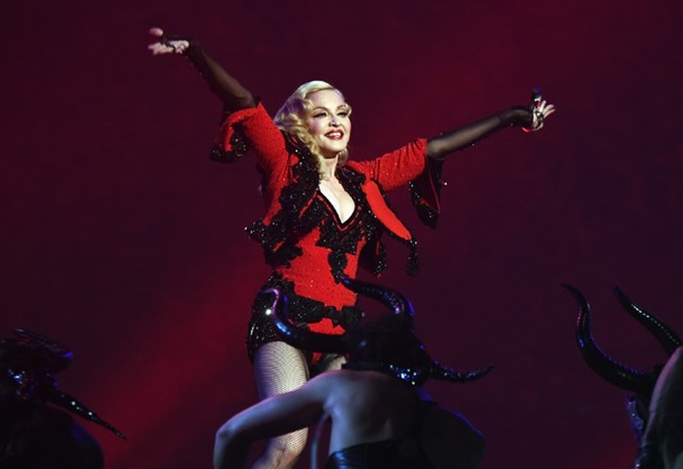 "Bitch, you're Madonna and it's your birthday", vem cá dar um abraço na gente! (Foto: Getty Images) — Foto: Glamour