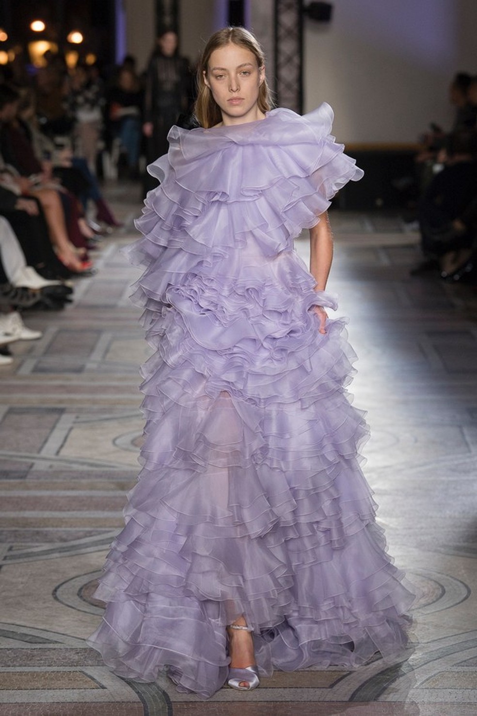 Giambattista Valli alta costura verão 2018 (Foto: Imaxtree) — Foto: Glamour