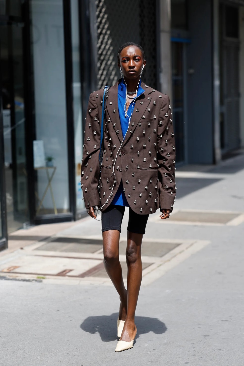 Do casual à noite: como usar biker shorts com tudo — Foto: Getty Images