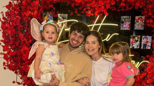 Virginia Fonseca celebra 4 anos com Zé Felipe com festa temática