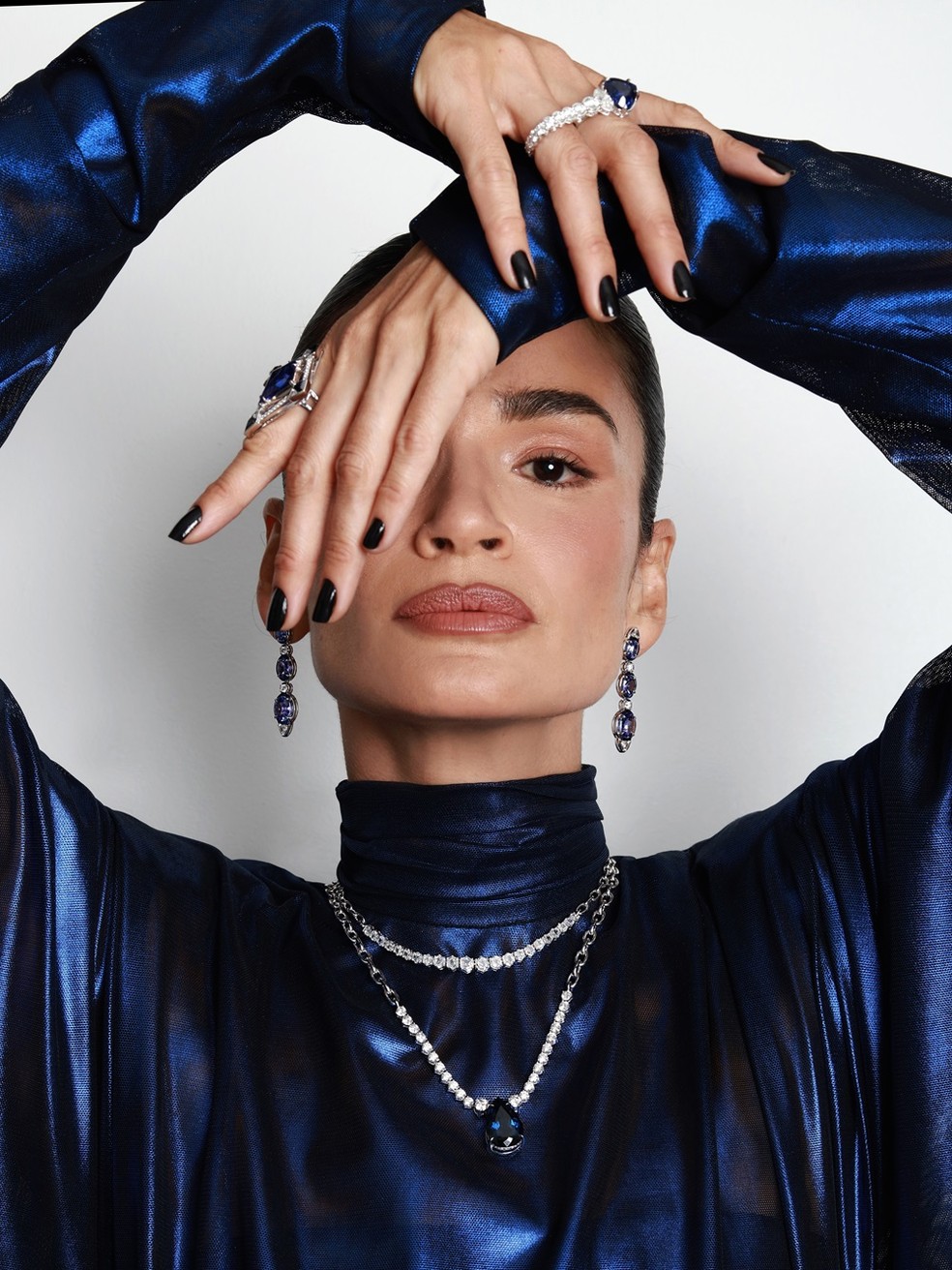 Emmy 2023: Carol Ribeiro celebra dez anos de cobertura de red carpet