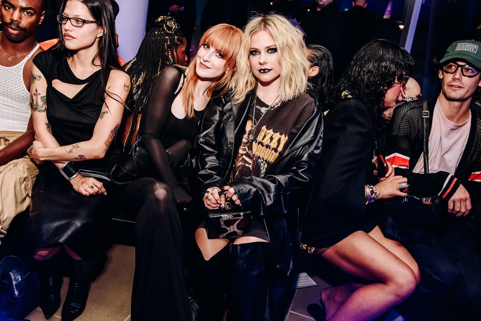 Hayley Williams e Avril Lavigne na Dion Lee — Foto: Getty Images