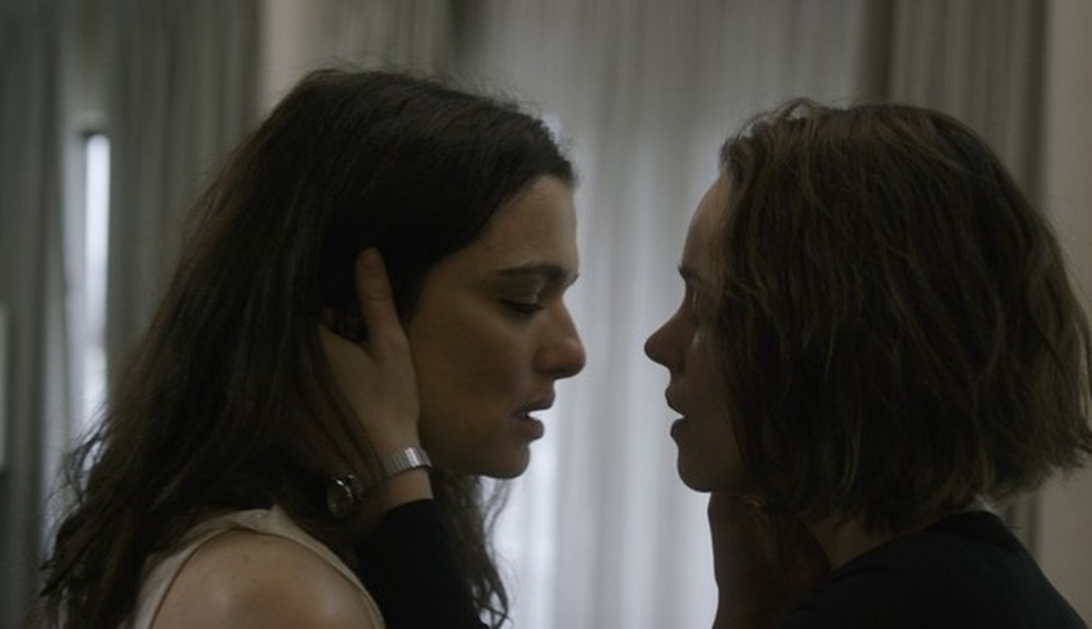 Rachel Weiz e Rachel McAdams entregam tudo neste drama lésbico que é ambientado em uma comunidade judaica ortodoxa (Foto: Divulgação) — Foto: Glamour