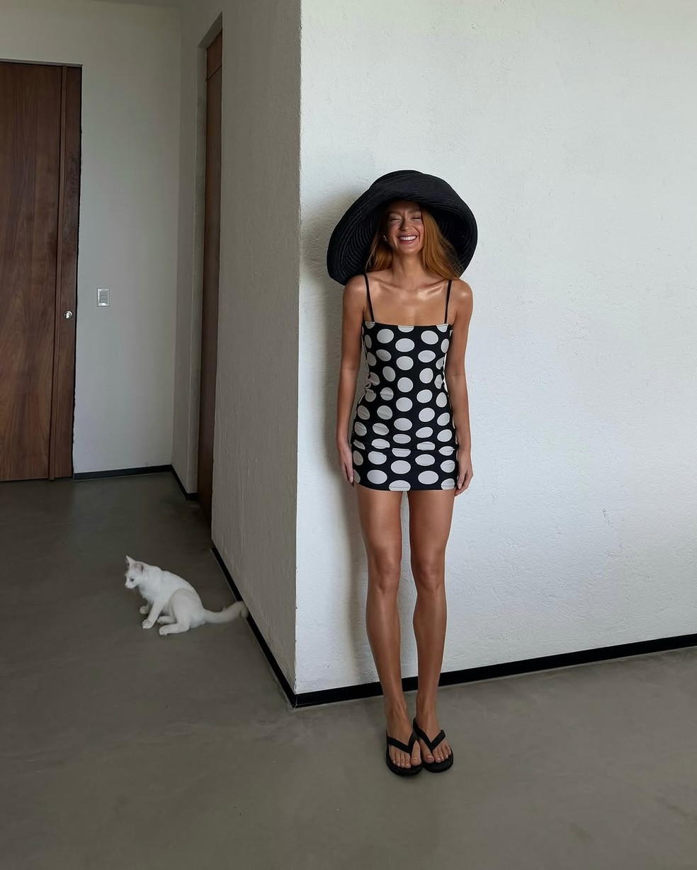 Marina Ruy Barbosa aposta em sandália de dedos — Foto: Instagram