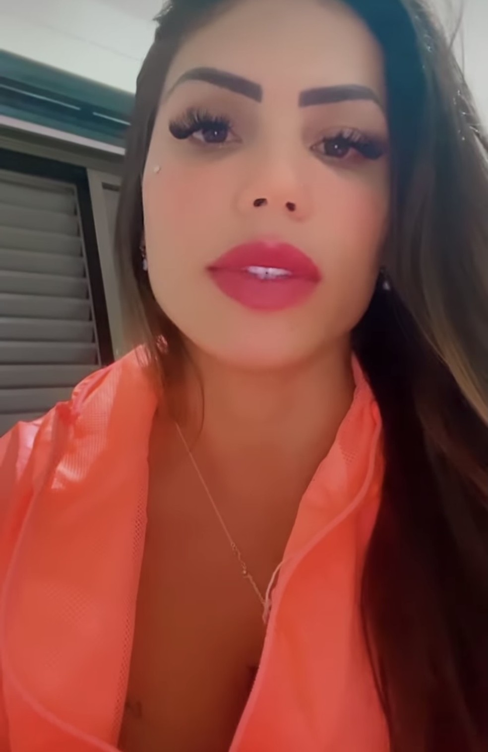 Anny Alves, Musa do Tucuruvi, explica como Mc Kevin teria caído de sacada  de hotel