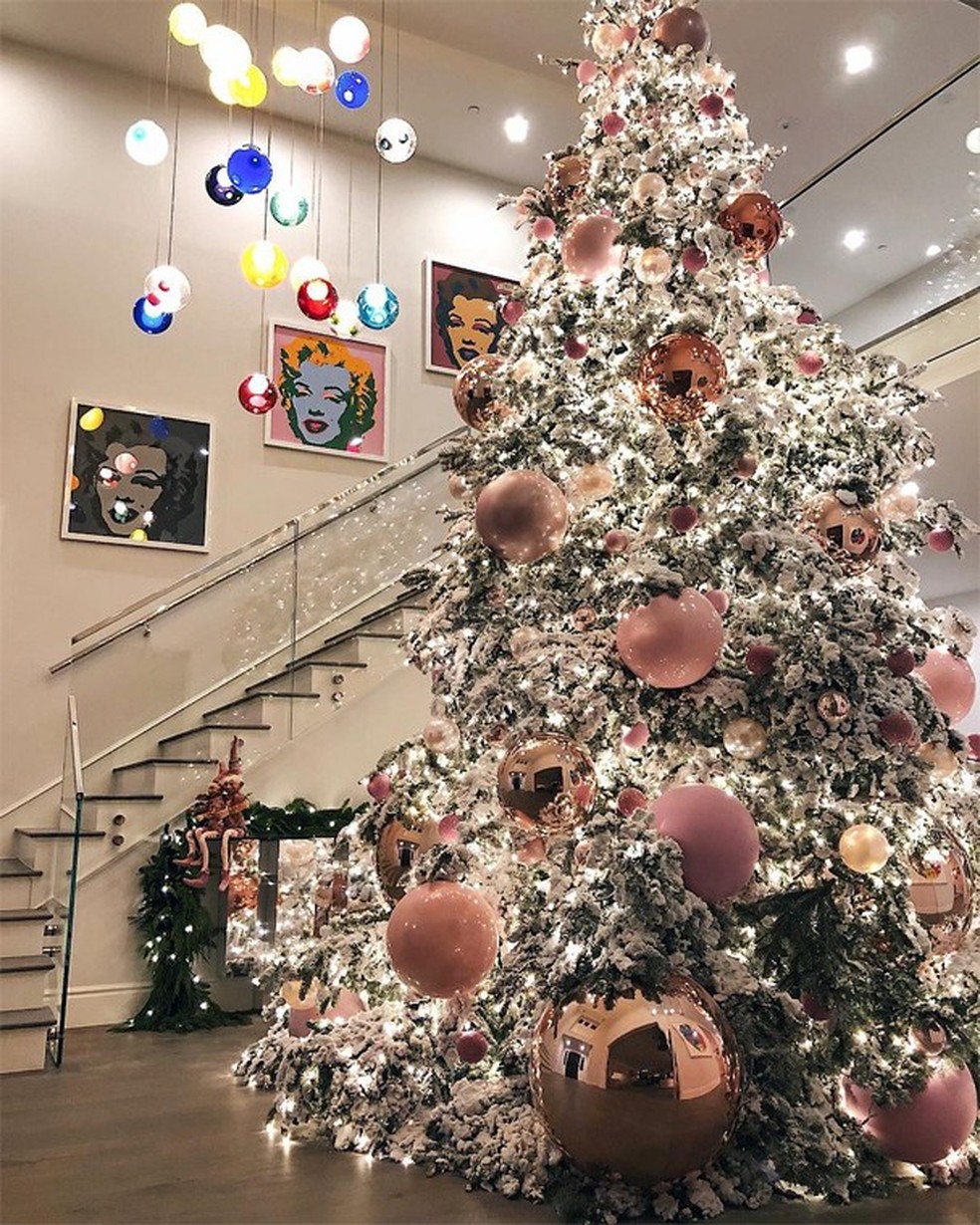 Árvore de Natal de Kylie Jenner (Foto: Instagram/Reprodução) — Foto: Glamour