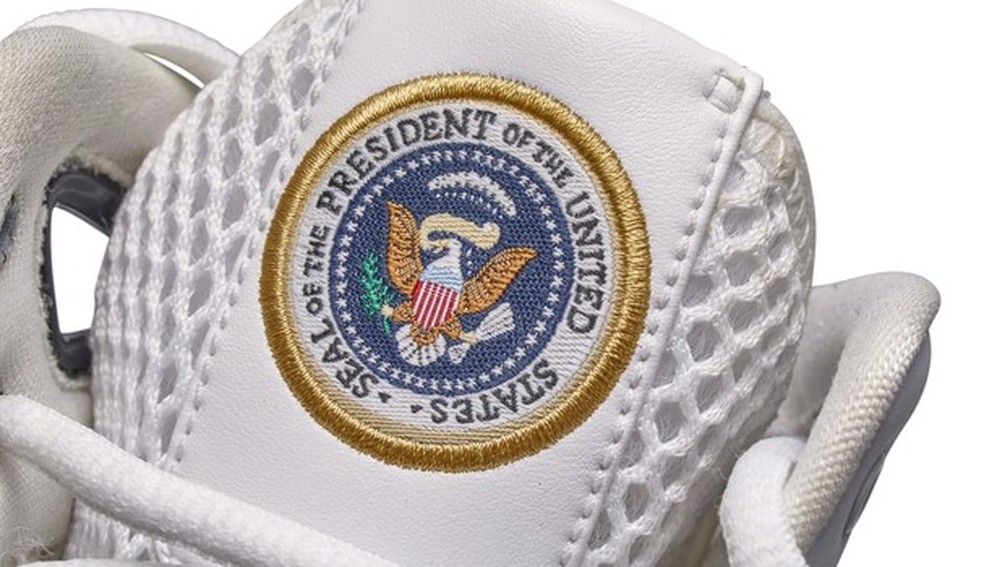 Barack obama air 2025 force one shoes