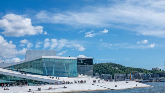 Oslo para elas: como é viver em uma
cidade que combina segurança,
arte, cultura e natureza Oslo para elas: como é viver em uma
cidade que combina segurança,
arte, cultura e natureza