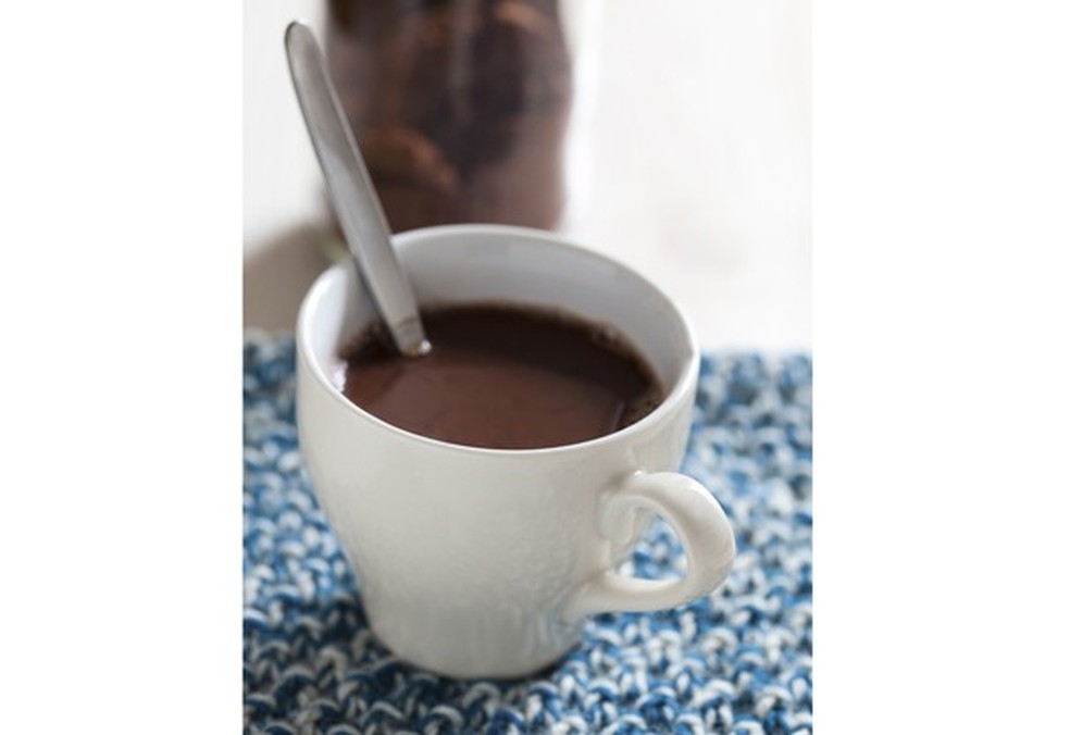 Chocolate quente pode ter só 122 calorias e colágeno! (Foto: Thinkstock) — Foto: Glamour