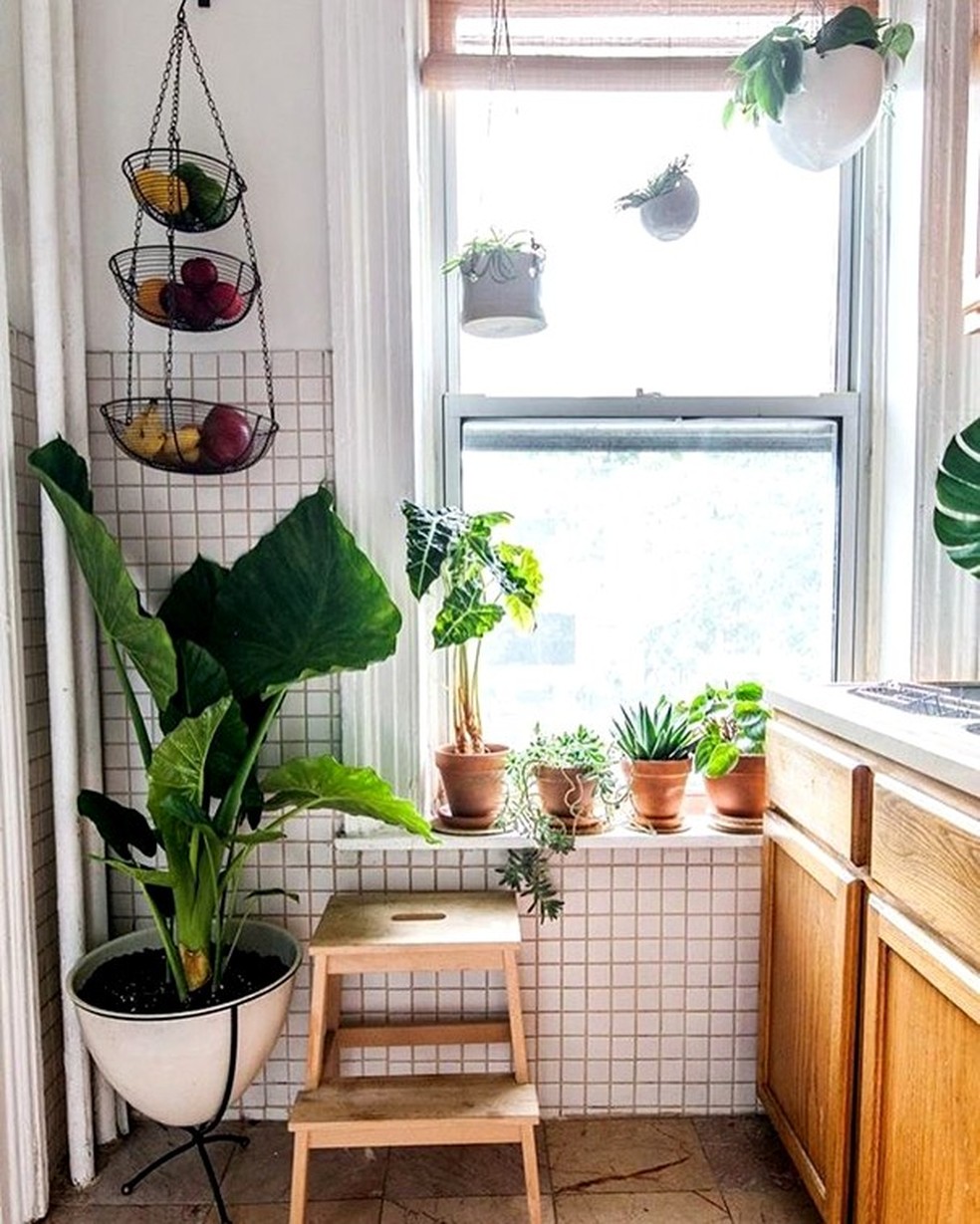 Canto verde na cozinha. Fica lindo, né? (Foto: Reprodução/ Instagram @casaquetem) — Foto: Glamour