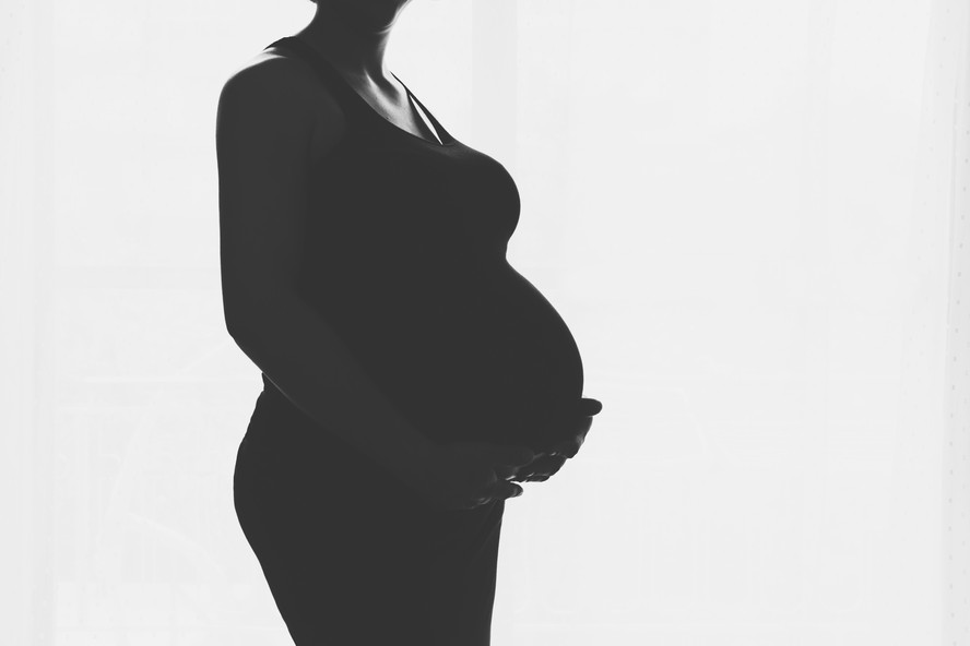 Perda gestacional na gravidez avançada: por que o óbito fetal acontece e quais os cuidados com a mãe