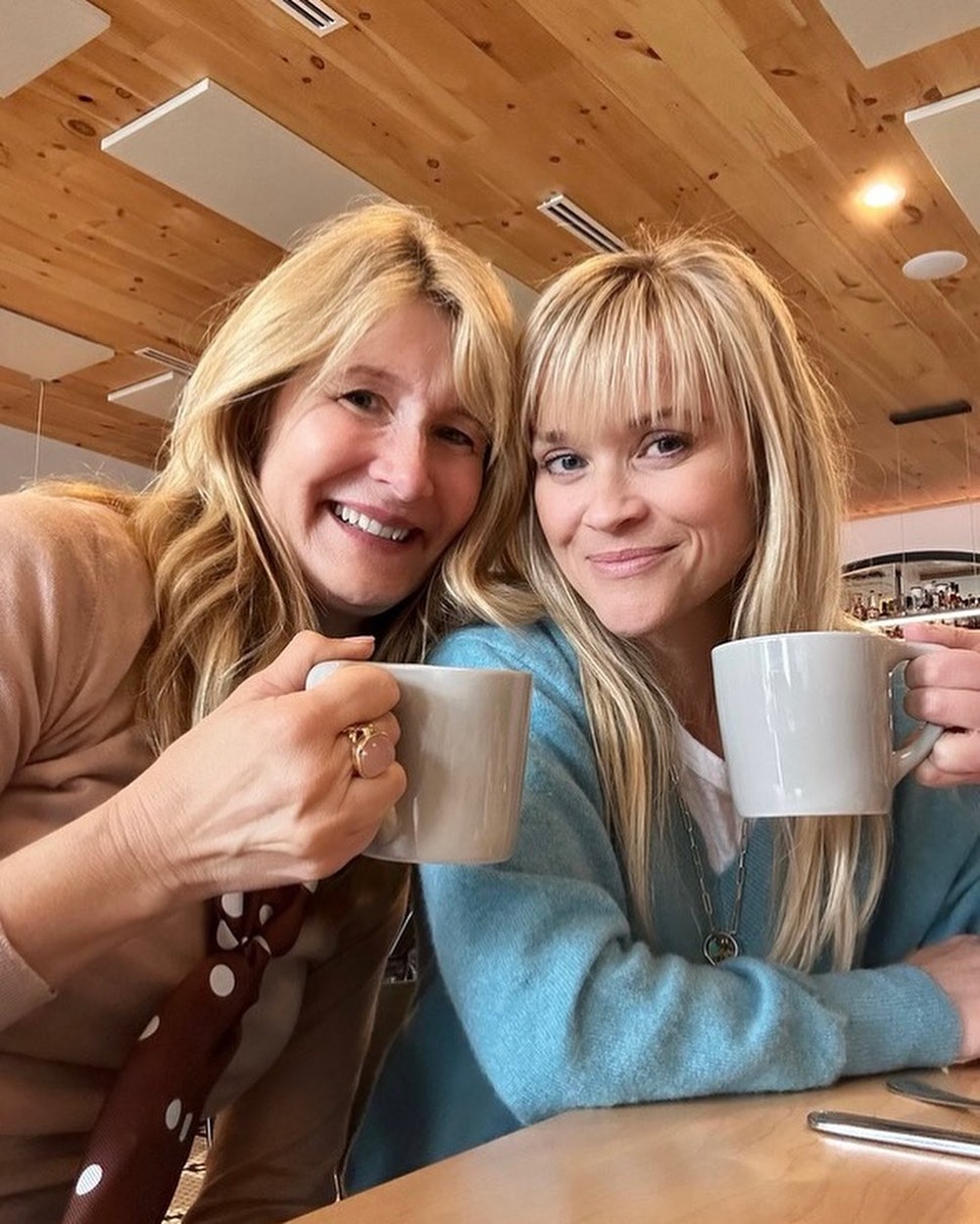 Reese Witherspoon celebra aniversário de Laura Dern em post do Instagram