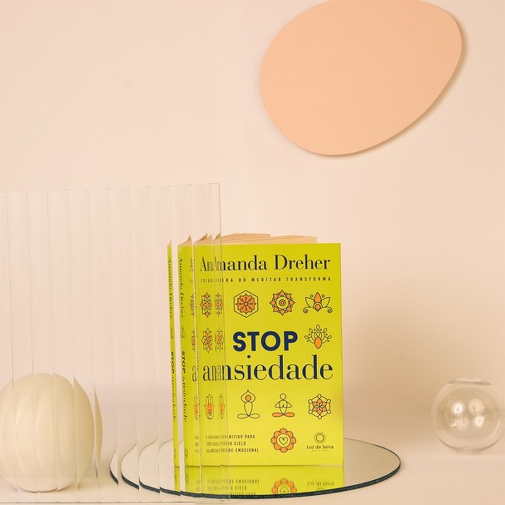 Livros para ajudar a saúde mental (Foto: Lorena Dini) — Foto: Glamour