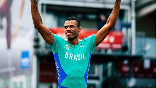 Fernando Balotelli viraliza por imitar personagem da Marvel no decatlo Fernando Balotelli viraliza por imitar personagem da Marvel no decatlo