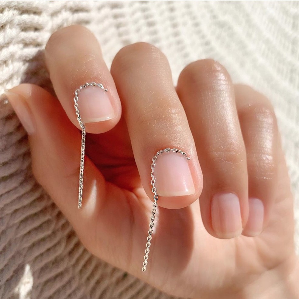 Nail art perfeitas para complementar o look de Halloween (Foto: @betina_goldstein) — Foto: Glamour