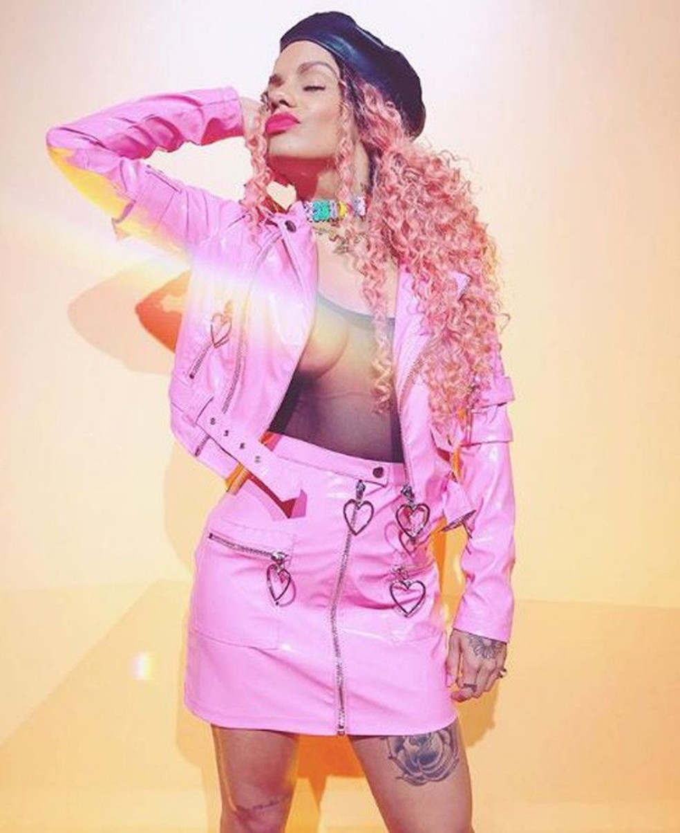 Como usar rosa no verão? (Foto: Reprodução Instagram) — Foto: Glamour
