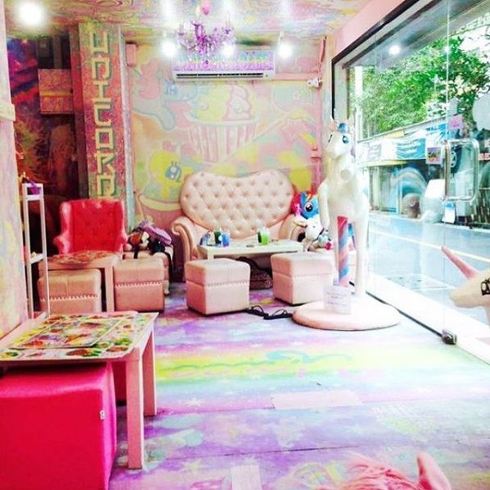 Conheça o café em Bangkok que é todinho inspirado em unicórnios - até o cardápio! (Foto: Reprodução/Instagram) — Foto: Glamour