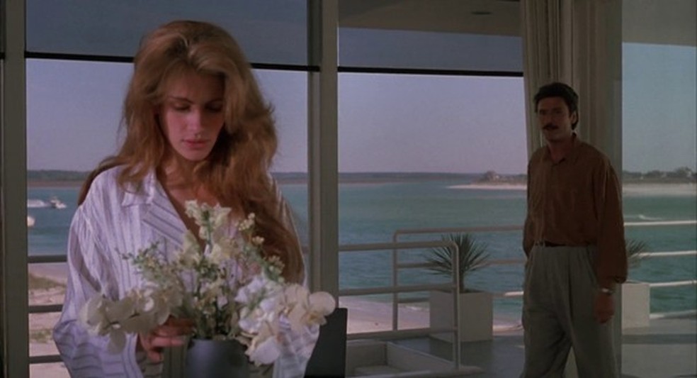 Lembra do filme "Dormindo com o Inimigo", com a Julia Roberts? (Foto: Divulgação) — Foto: Glamour