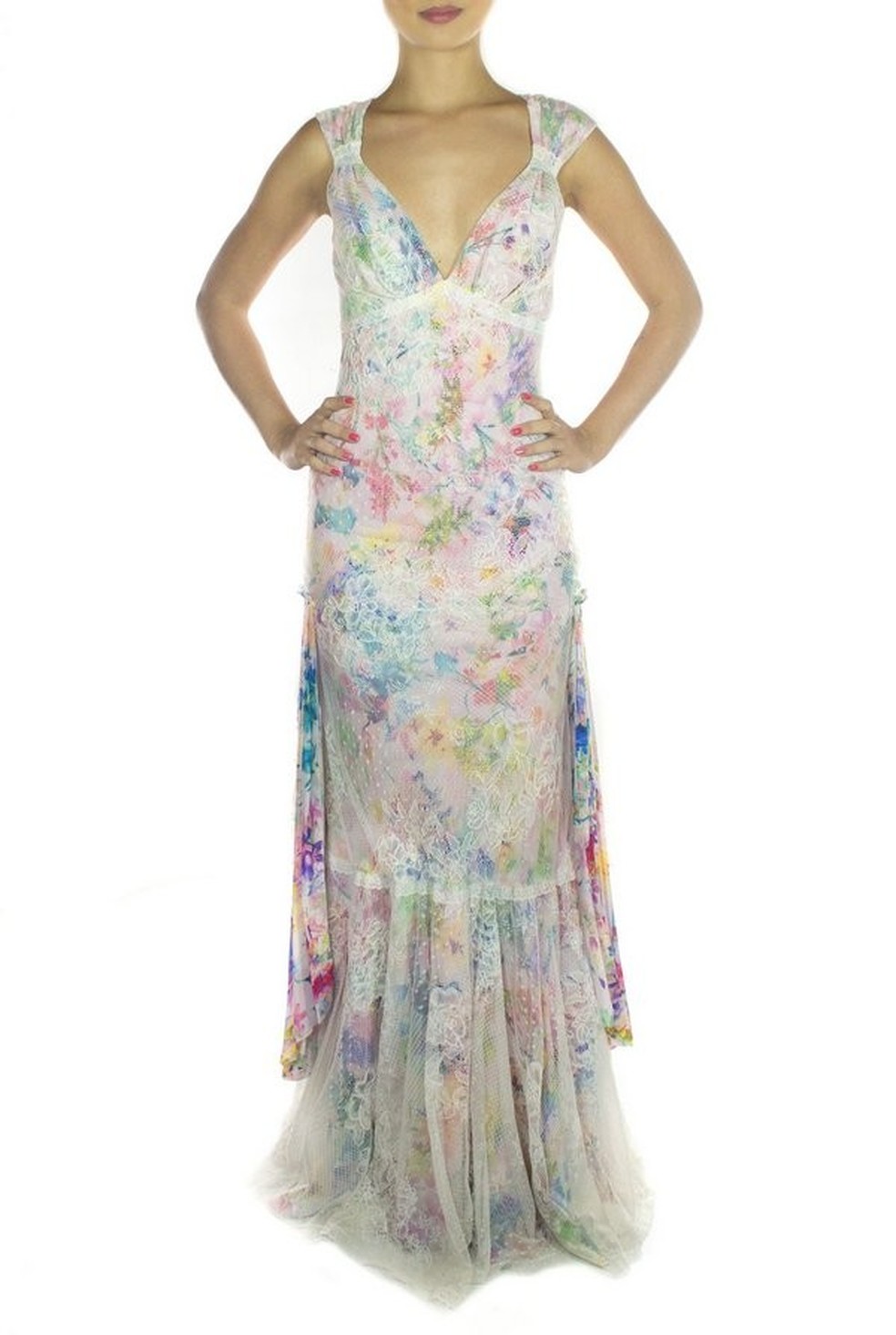 Confeccionado em musseline com estampa floral e tule rendado, este vestido é ideal para quem procura por um look romântico. Da Pó de Arroz por 499 reais (Foto: divulgação ) — Foto: Glamour
