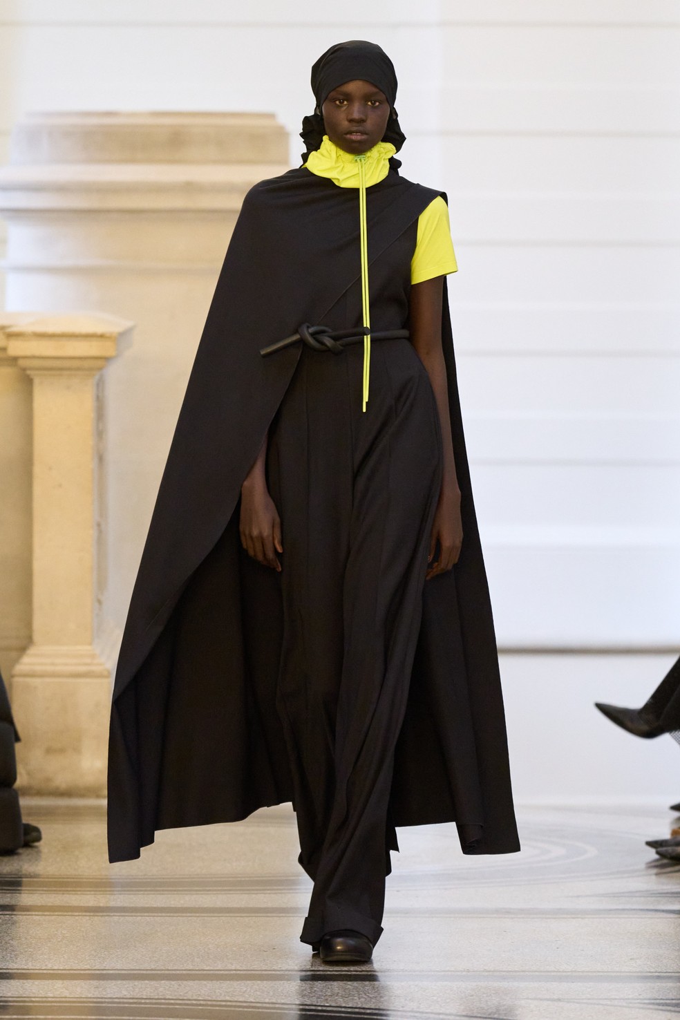 Roksanda na London Fashion Week 24 — Foto: Launchmetrics Spotlight