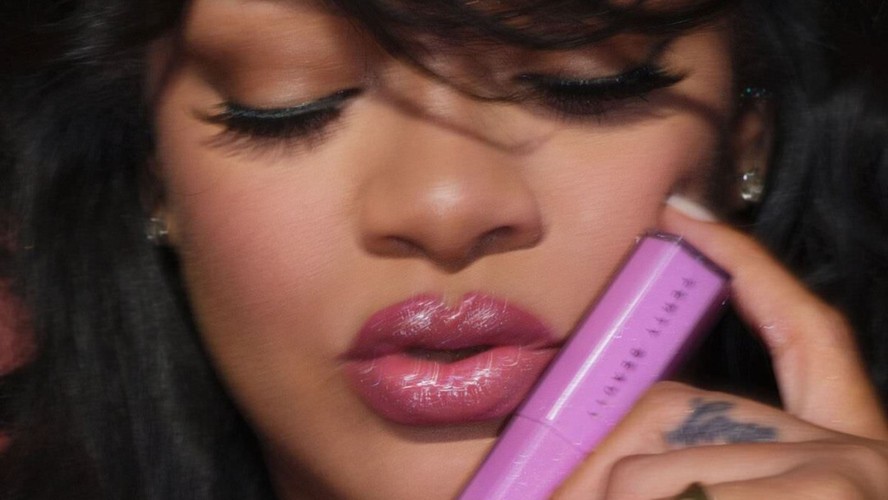 O gloss com glitter é o item de maquiagem do momento