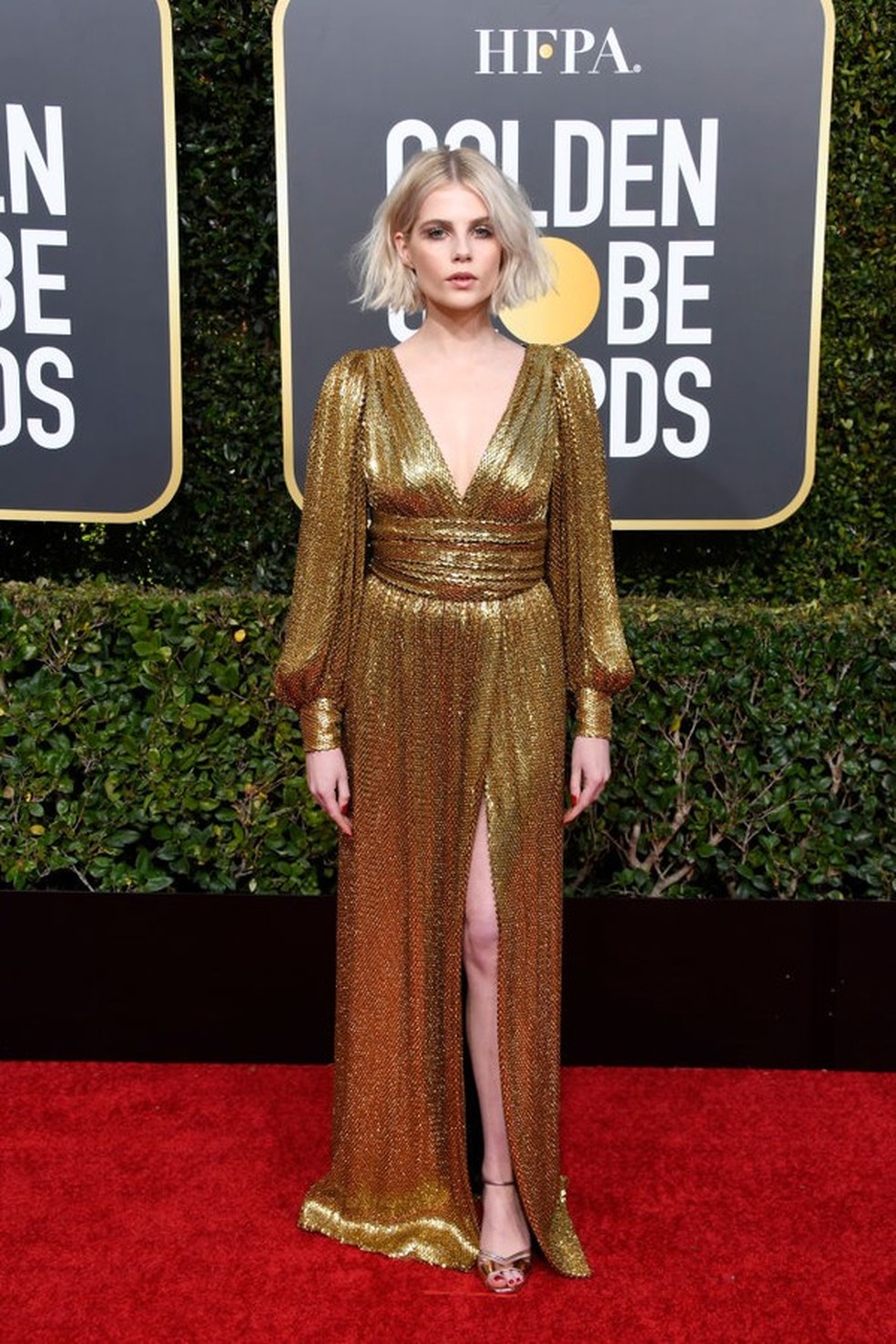 Lucy Boyton no Globo de Ouro 2019 (Foto: Getty Images) — Foto: Glamour