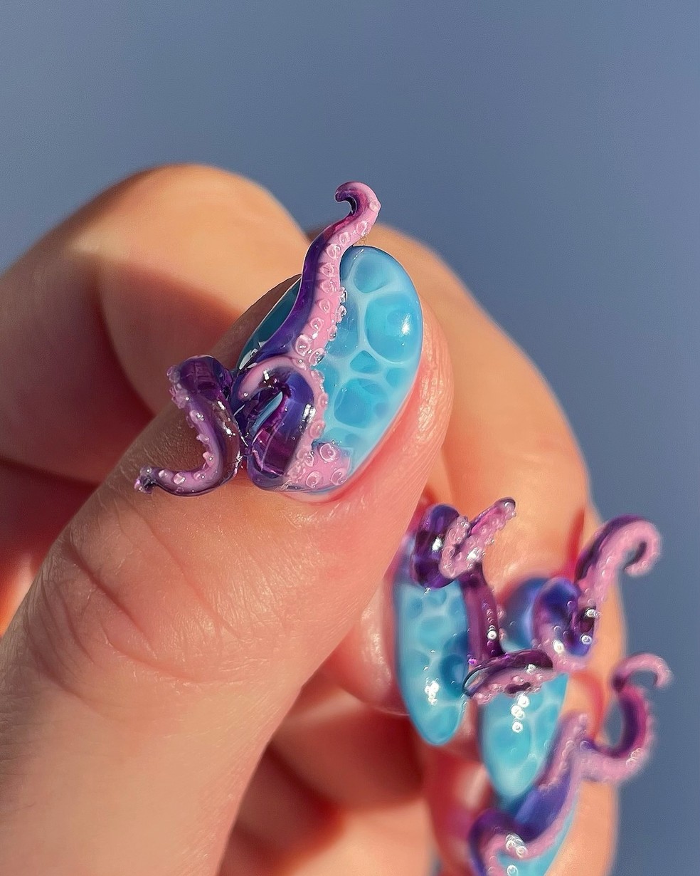Nail art criativa: tentáculos de polvo — Foto: @bugnails