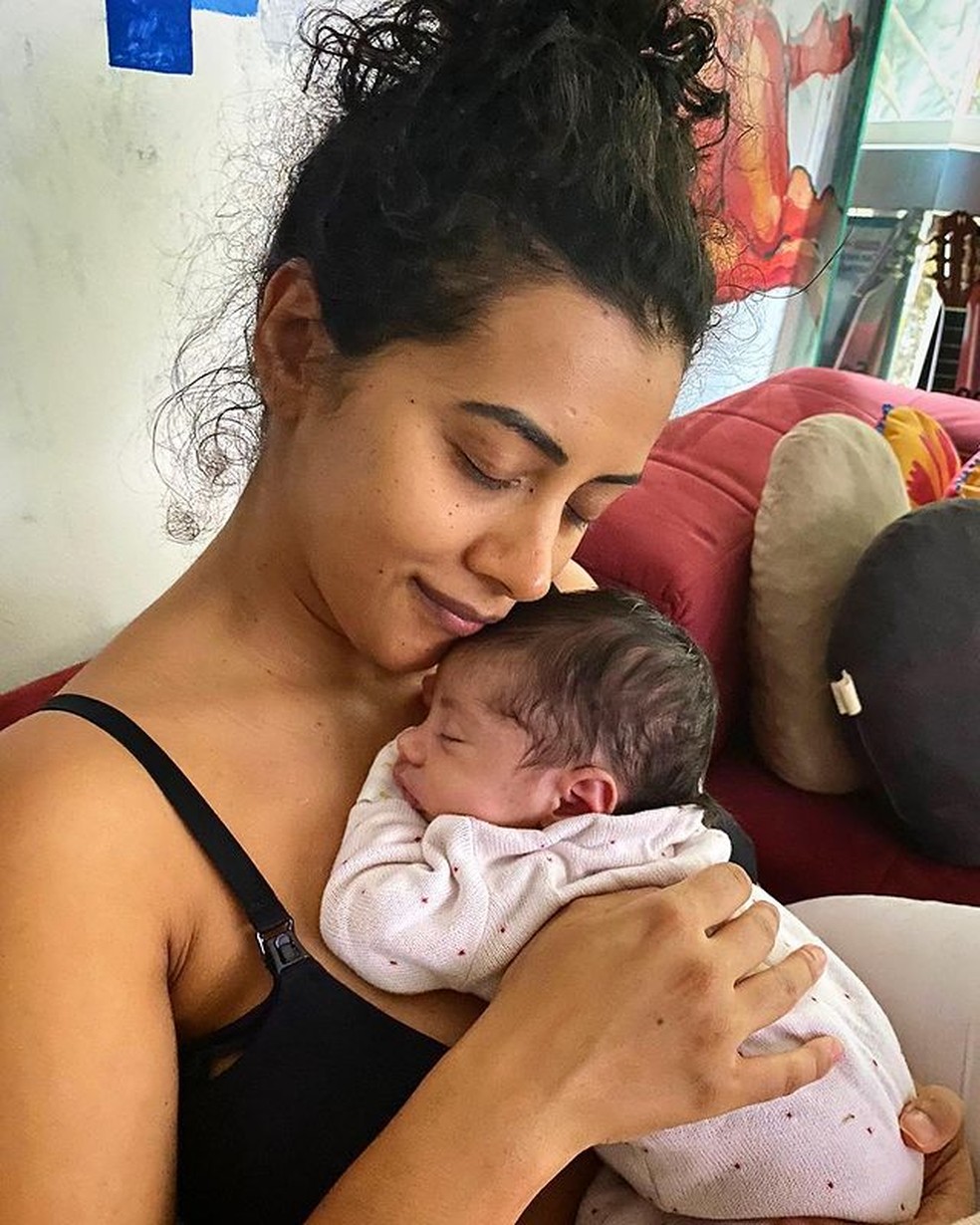 Aline Midlej compartilha momento fofo com a filha Celeste — Foto: Reprodução/Instagram