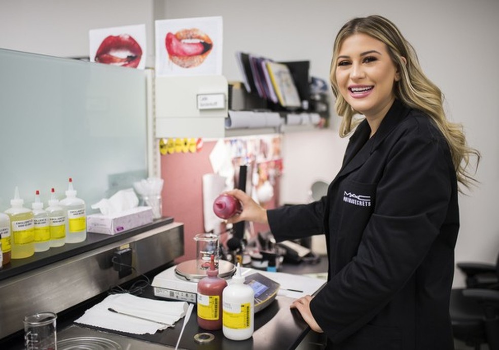 Niina Secrets foi até o Canadá para criar seu batom em parceria com a MAC (Foto: Divulgação) — Foto: Glamour