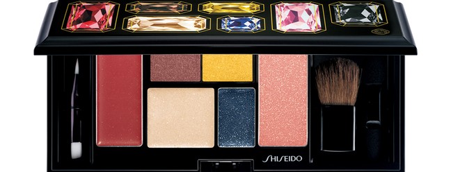 Sparkling Party Palette, da Shiseido, R$ 349 | shiseido.com.br. Seis cores em diferentes texturas, que podem ser usados nos lábios, maçãs do rosto e olhos. 